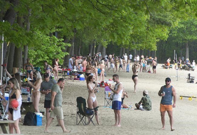 1 500 People Kicked Off Quebec S Oka Beach Over Failure To Respect Covid 19 Rules National News Kelownadailycourier Ca Virail ermoeglicht es die guenstigen bahntickets nach oka zu finden. people kicked off quebec s oka beach