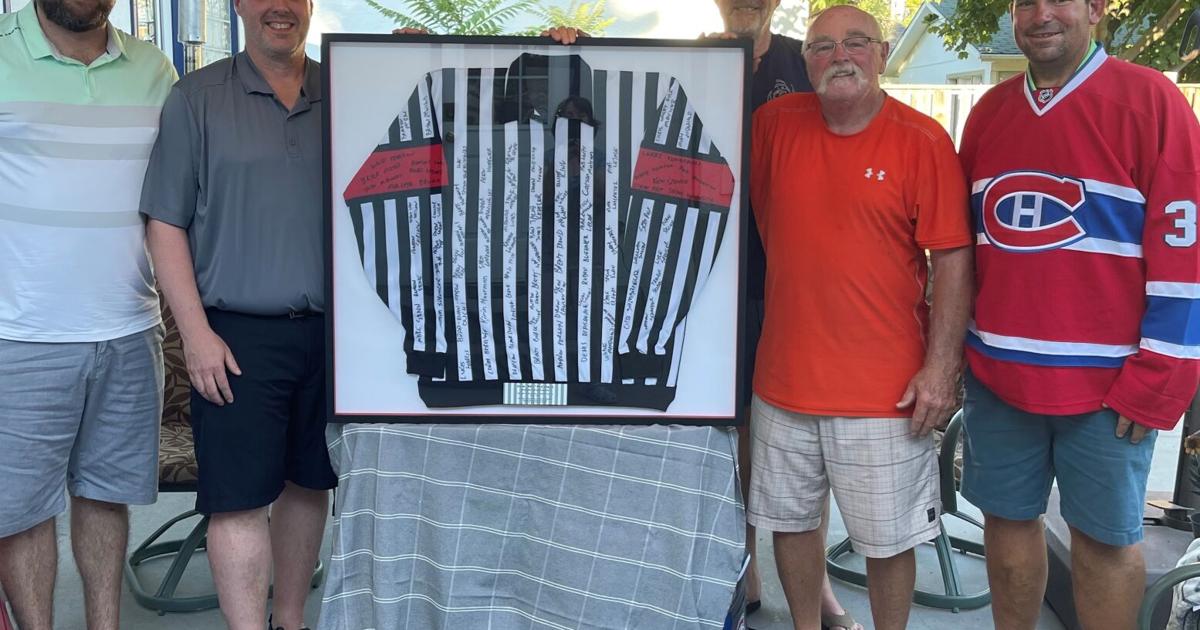 Lorne Rappaport 44 years of refereeing | Sports | kelownadailycourier.ca
