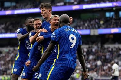 Chelsea blanks Tottenham 3-0 to stay among English Premier League frontrunners