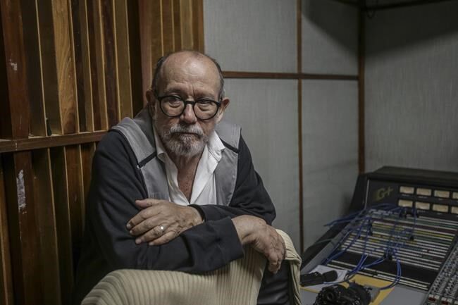 Cuban troubadour Silvio Rodríguez, icon of the revolution, dwells on island's troubles in new album