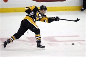 Now-retired Pascal Dupuis wants to stick close and help Penguins win
