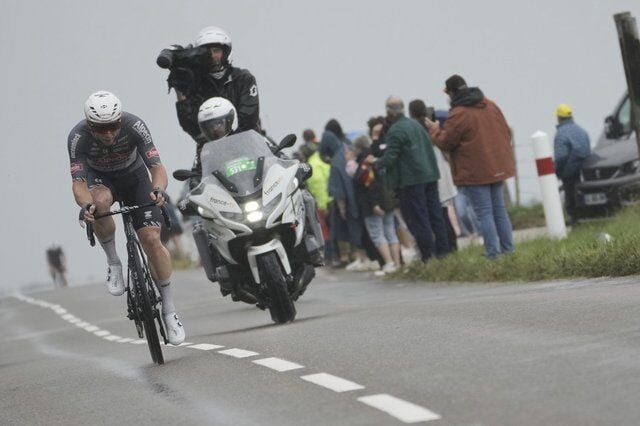 Pogačar closes in on 4th Tour de France title, Groves wins penultimate stage