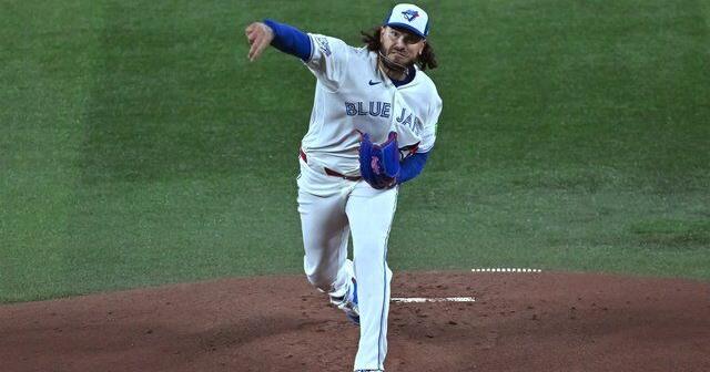 Ponce has sprained ACL after nasty fall, placed on Blue Jays 15-day injured list