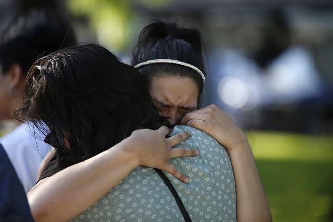 Official: Girl told 911 'send the police now' as cops waited