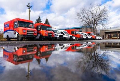 Unionized workers at Canada Post to start voting on contract offer