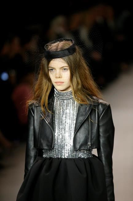 トップス Hedi Slimane 1998 saint laurent  Celine Hedi Slimane's Celine show revives early 00s hedonism for