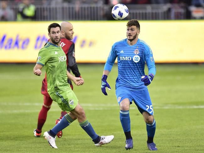 Toronto FC re-sign goalkeeper Alex Bono to contract extension