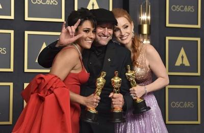 Jessica Chastain wins best actress Oscar for 'Tammy Faye'