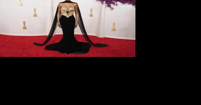 America Ferrera stuns in sparkly Barbie pink, Rita Moreno waves in statement black on Oscars carpet - Vimarsana News