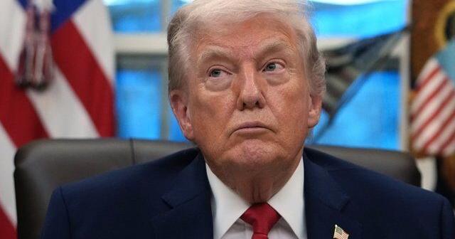 Trump threatens tariffs , decertification on Canadian - made aircraft