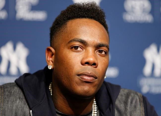 Yankees send closer Aroldis Chapman to Cubs in 5-player trade