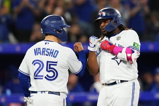 Yoshida's two-run homer (12), 07/25/2023