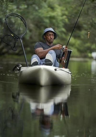 No shield required: 'Captain America' star Anthony Mackie's own super power is swimming with sharks