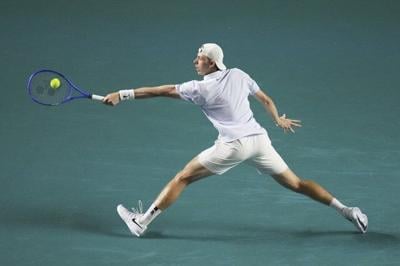 Canada's Shapovalov advances to Mifel Tennis Open quarters with straight sets win