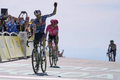 Paret-Peintre wins Tour de France stage on Mont Ventoux, where Pogačar deals Vingegaard another blow