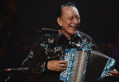 Flaco Jimenez, Texas accordionist who expanded popularity of conjunto and Tejano music, dies at 86