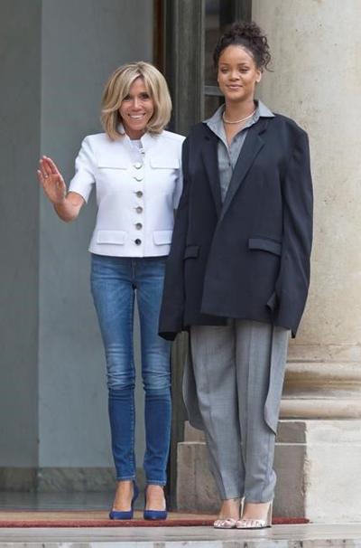 France S Macron Meets Rihanna At The Elysee Palace World News Kelownadailycourier Ca