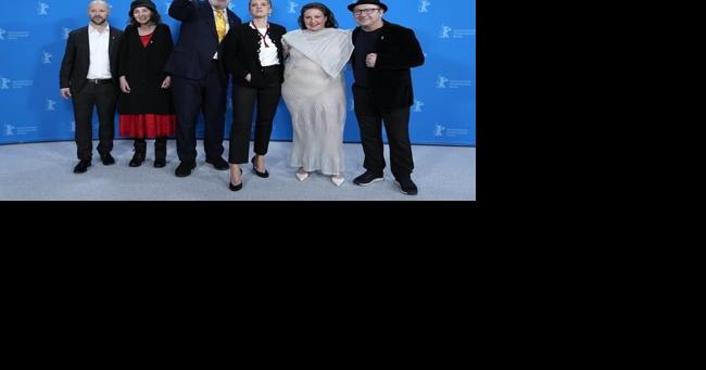Lena Dunham and Stephen Fry connect with their Jewish heritage in new film 'Treasure' | National Entertainment - Vimarsana News