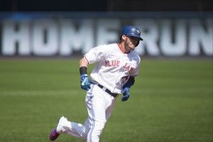 Buehrle first to 8 wins, Blue Jays complete sweep of Red Sox