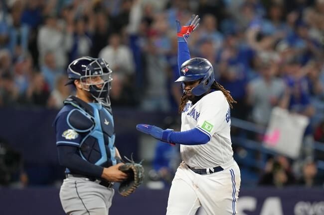 Indigenous police officer hopes to inspire with trilingual 'O Canada' at  Jays game