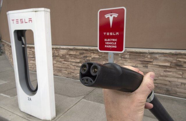 BC Hydro bans Tesla from charger rebate program as part of tariff fight