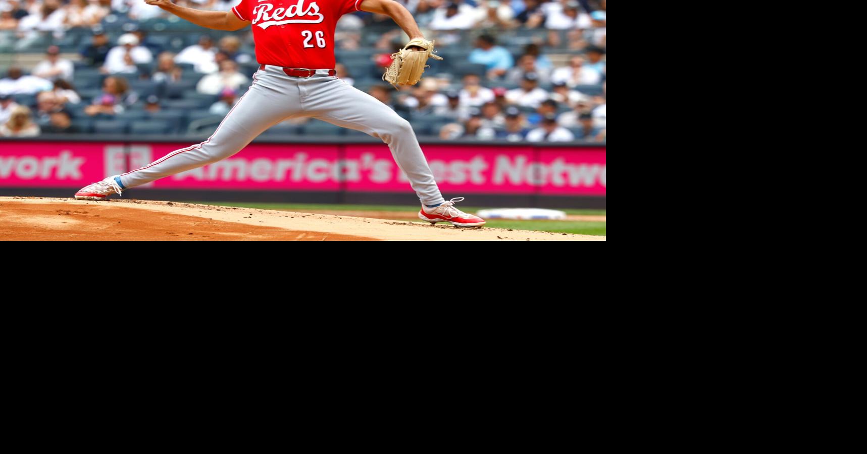 Burns wins 8th straight decision, Stephenson hits a 3-run homer, and Reds beat Yankees 4-1