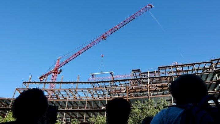 Ceremony celebrates milestone in construction of UK’s new health education building