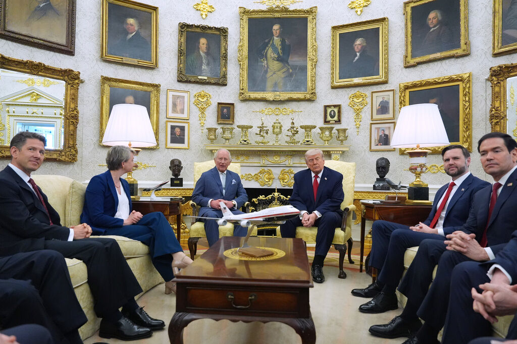 Trump and Charles greet each other warmly and meet in Oval Office on a ...