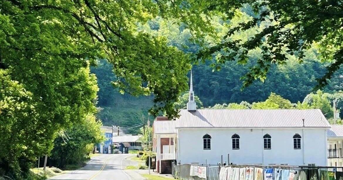 PBS filmmakers visit eastern Kentucky church