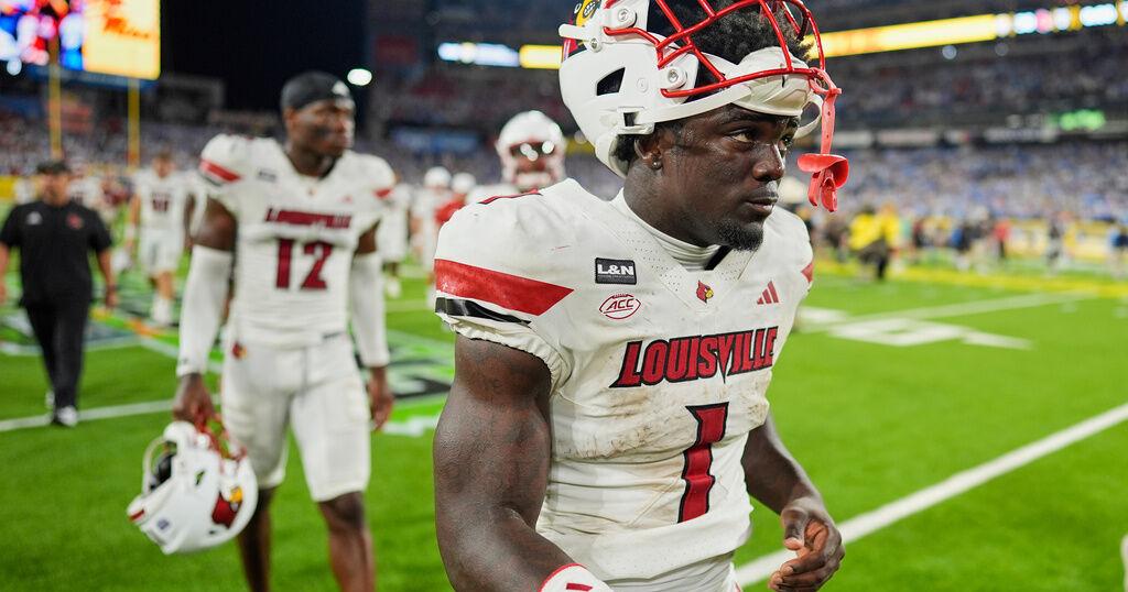 Self-inflicted wounds cost Cards their chance for an eye-catching upset