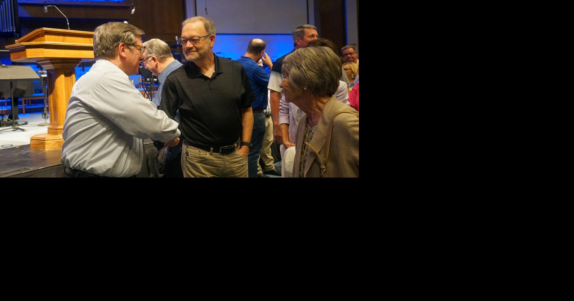 Lone Oak celebrates fruitful 21year ministry of retiring pastor Dan