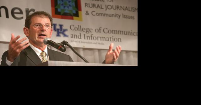 Newspapers in battle for the truth and they must innovate to win it, weekly publisher says in accepting award - Vimarsana News