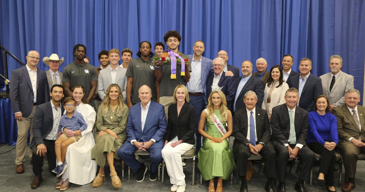 Crafts put winning bid of $10 million at State Fair ham auction