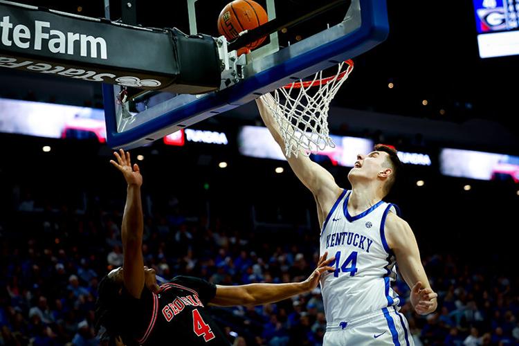 GALLERY Big Z has memorable debut Sports