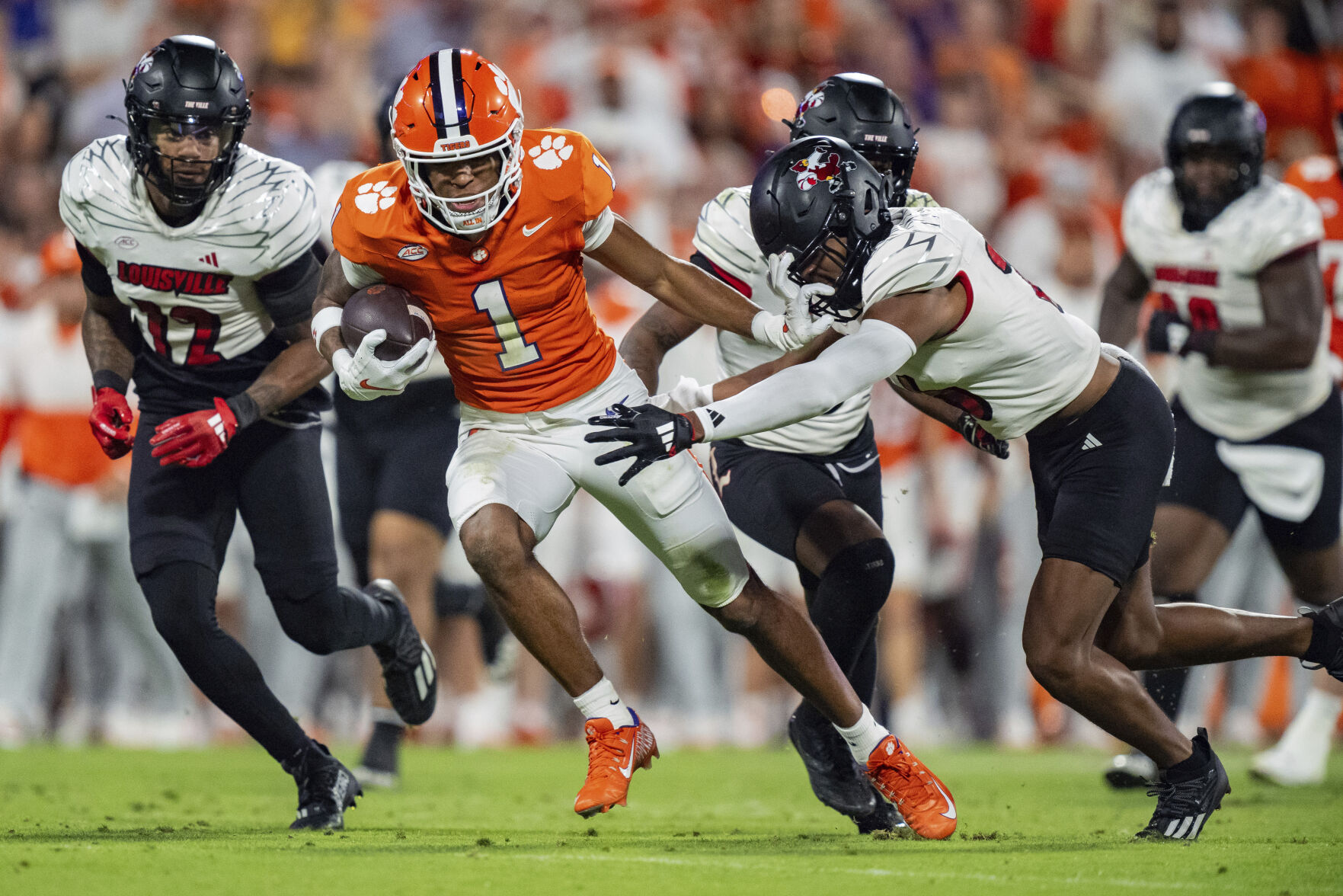Cards End Their Drought Vs Clemson In A Big Way With Dominant 33 21 