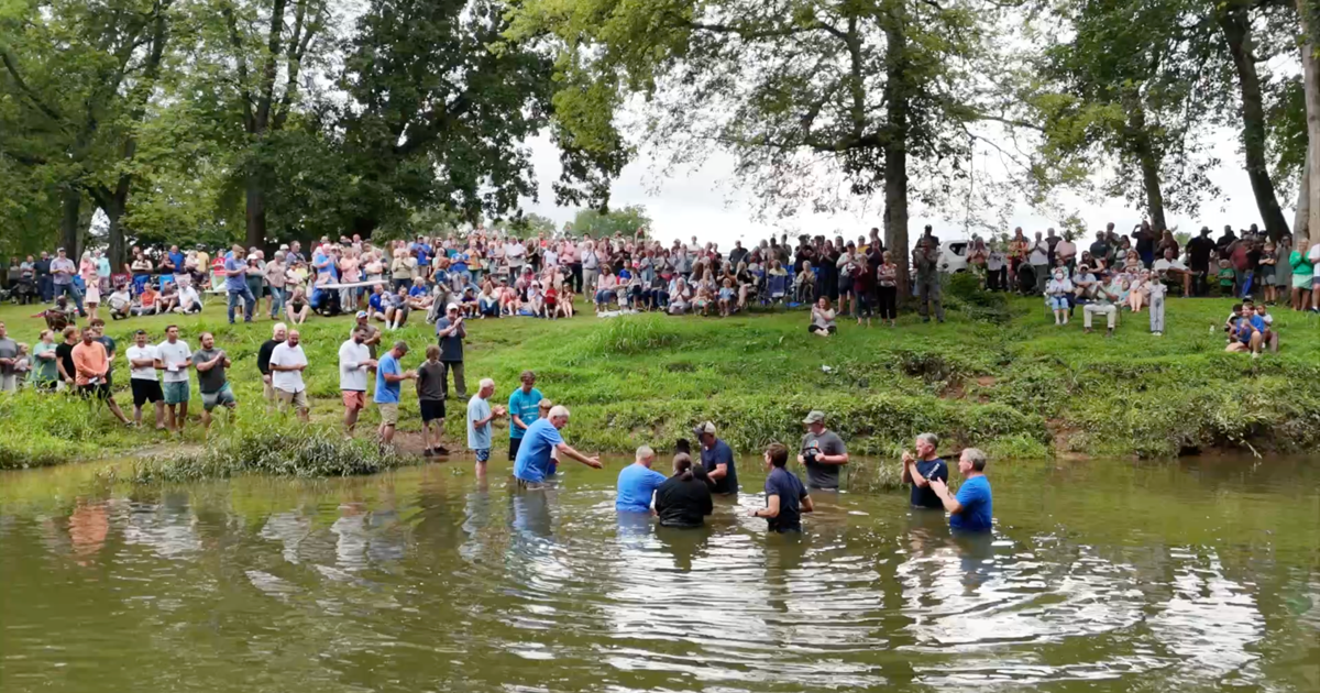 Woodburn Baptist celebrates 30 baptisms in Drakes Creek