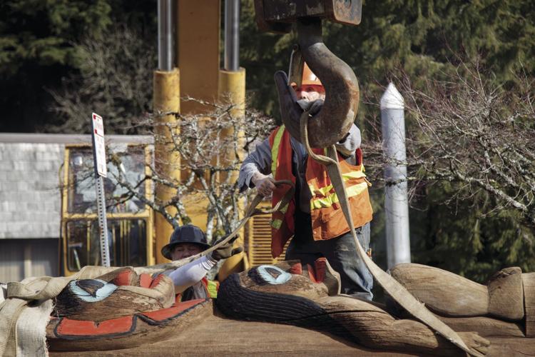 Ketchikan Raven Reinstalling the ‘Raven Stealing the Sun’ totem pole | Photos ...