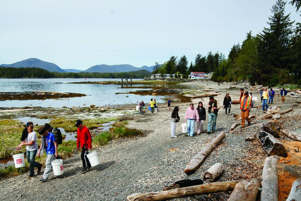 TSAS students clean Rotary Beach