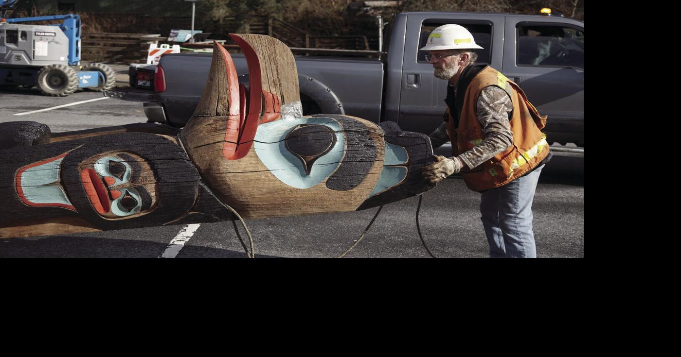 Reinstalling the ‘Raven Stealing the Sun’ totem pole | Photos ...