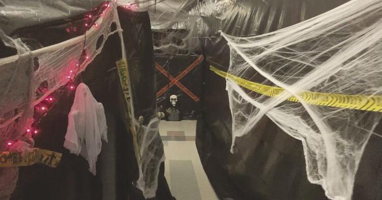 ‘Haunted hallway’ raises prom funds | Education | ketchikandailynews.com