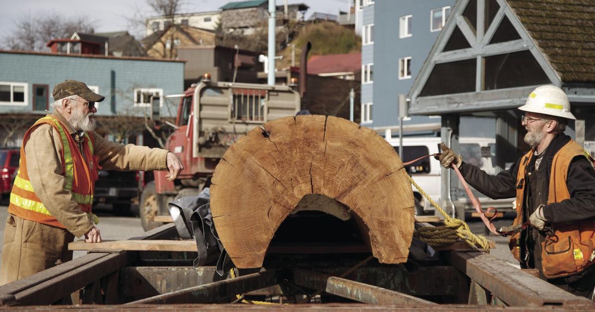 Ketchikan Raven Reinstalling the ‘Raven Stealing the Sun’ totem pole | Photos ...