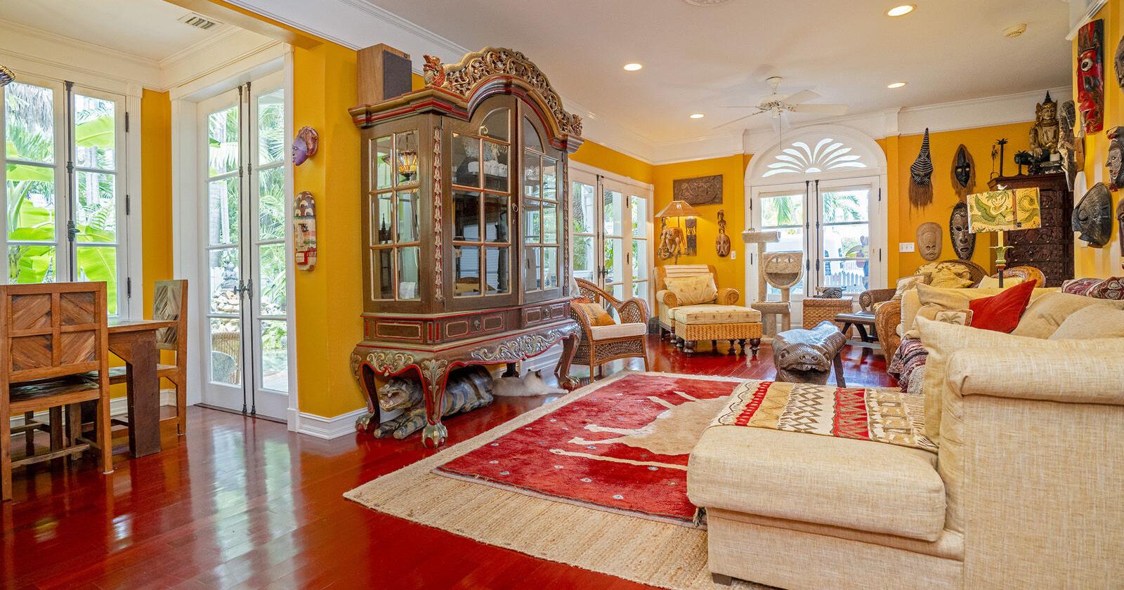 Doing Double Takes: Fran Decker's Old Town corner home - Vimarsana News
