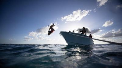 Make the most of summer: 5 tips for boating confidently and safely