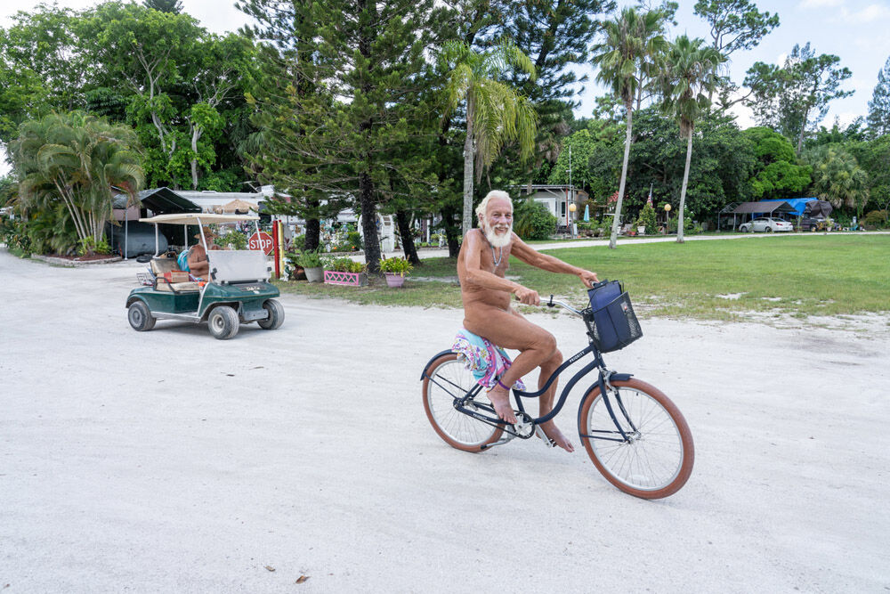 Two Florida filmmakers get naked for their art | Paradise