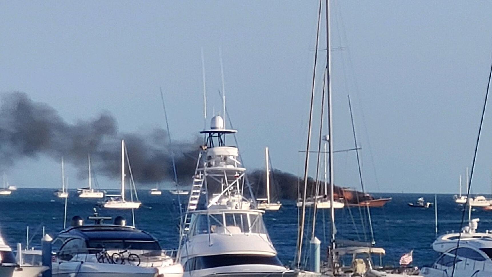 Boat fire leaves two homeless - Vimarsana News