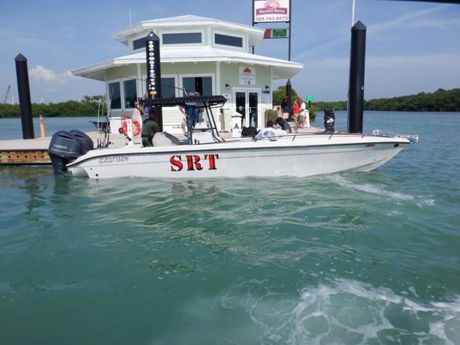 El bote confiscado iba cargado de gasolina hasta el moño