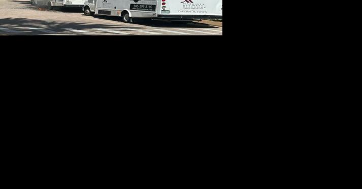 Shuttle bus burns at Marriott Beachside - Vimarsana News