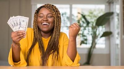 4 Ways Financial Professionals Recommend You Spend Your Tax Refund