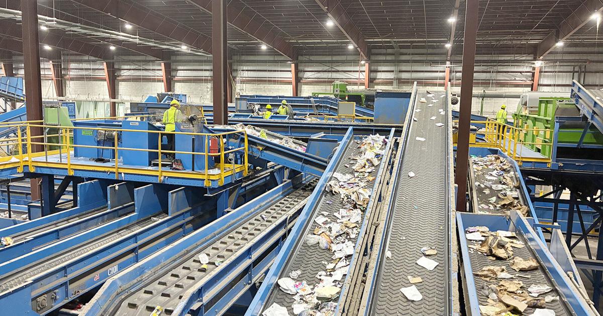 Keys residents get behind-the-scenes look at recycling facility