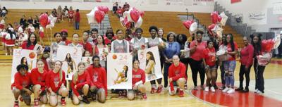 Lady 'Fins steal show from Lady Conchs